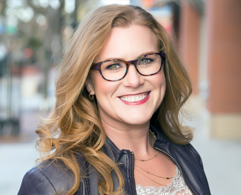 Betsy Moszeter headshot